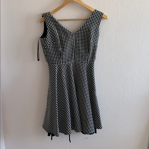 Black and whit dots dress - Picture 6 of 8
